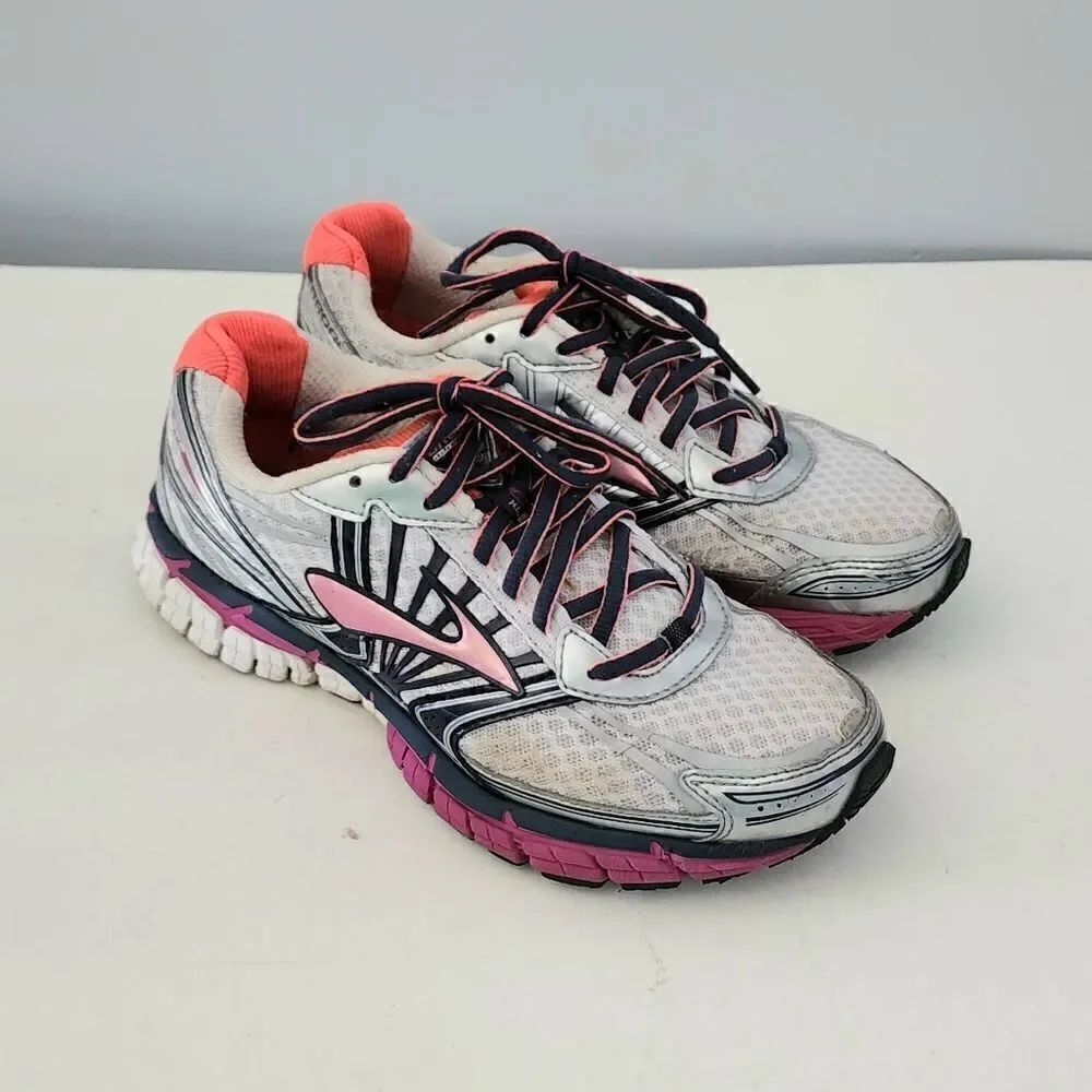 Brooks mogo athletic shoes women's size 7